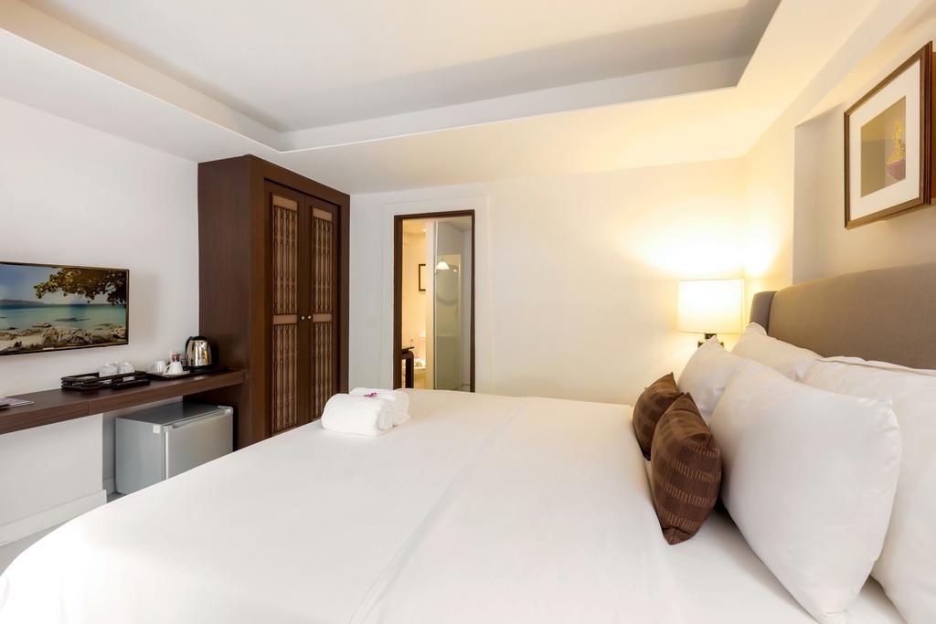 Patong Premier Resort Room photo
